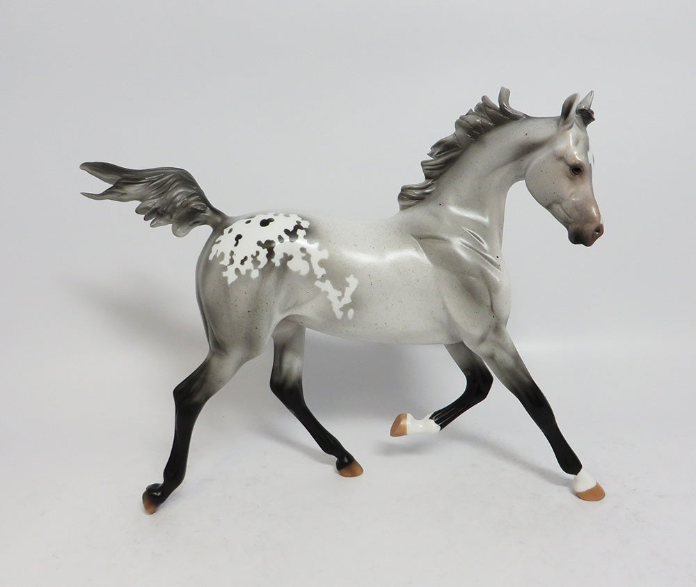 TOWN GAMBLER-LE-3 GREY APPALOOSA YEARLING MODEL HORSE EQUINE AFFAIRE 18