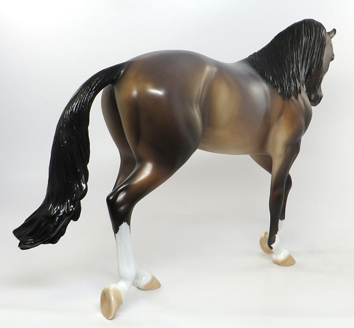 JOHN BOY-OOAK BAY ROAN THOROUGHBRED MODEL HORSE 8/15