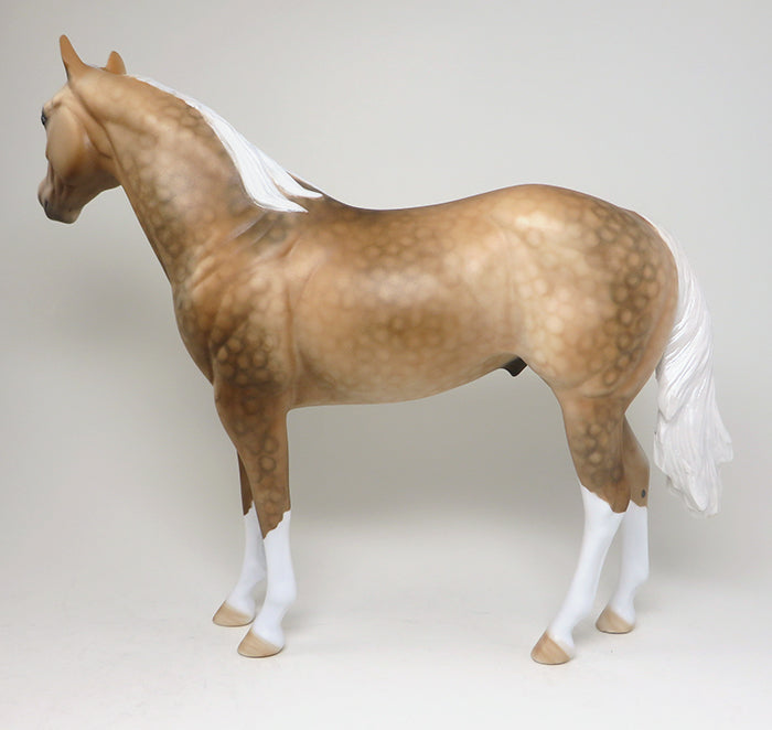 ish model horse