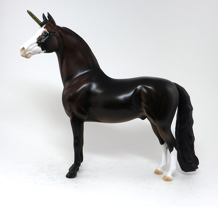 AMULET - OOAK BAY MORGAN UNICORN MODEL HORSE - 10/30