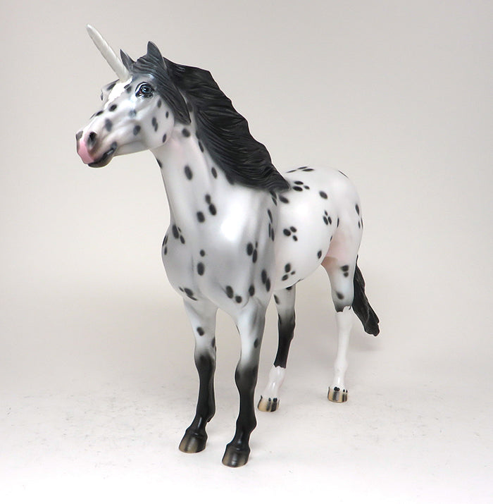 UNICORN MODEL HORSE