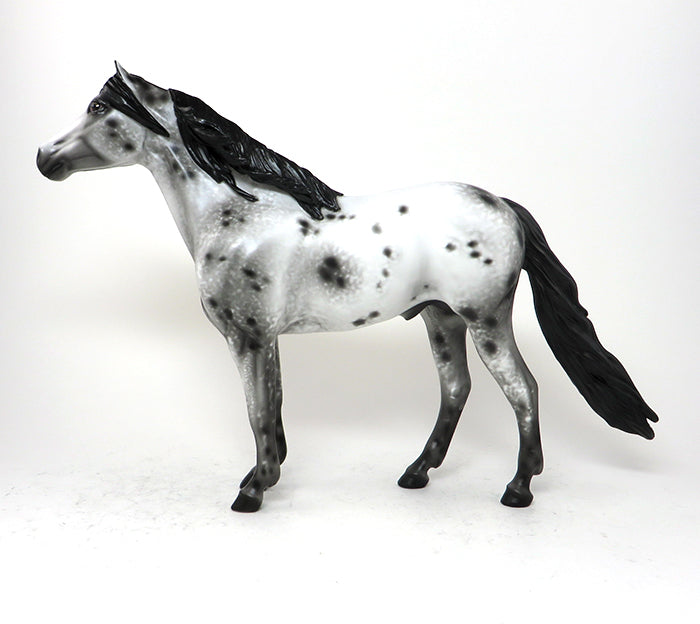 SPANISH MUSTANG MODEL HORSE