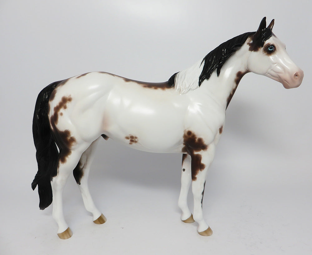 VERSION OF ME-OOAK BAY FRAMED OVERO MODEL HORSE PAINTED BY SHERYL LEISURE 6/27/17