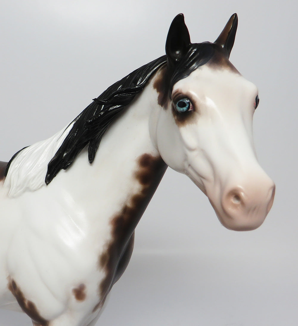 VERSION OF ME-OOAK BAY FRAMED OVERO MODEL HORSE PAINTED BY SHERYL LEISURE 6/27/17