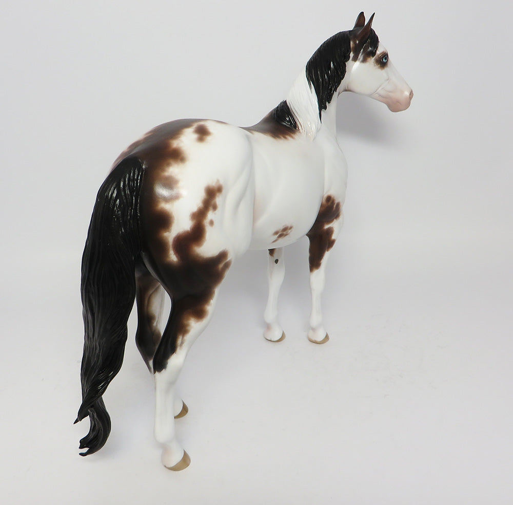 VERSION OF ME-OOAK BAY FRAMED OVERO MODEL HORSE PAINTED BY SHERYL LEISURE 6/27/17