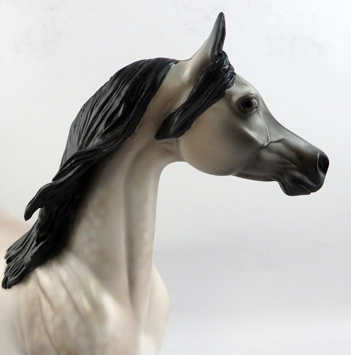 HANDSOME N GOOD-OOAK DAPPLE ROSE GREY ARABIAN MODEL HORSE 1/25