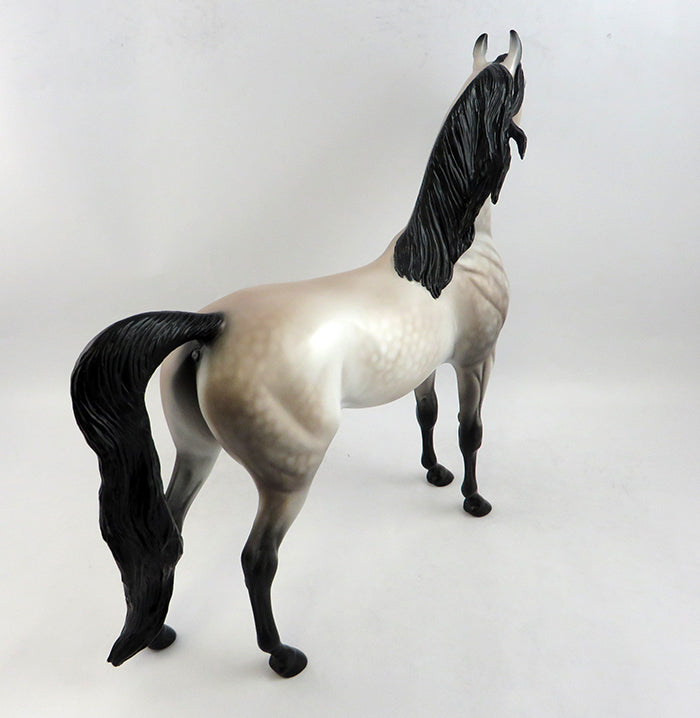 HANDSOME N GOOD-OOAK DAPPLE ROSE GREY ARABIAN MODEL HORSE 1/25