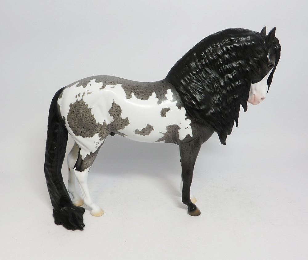 KASE-LE-5 BLUE ROAN PAINT ANDULSAIN MODEL HORSE SUPER BOWL SALE 2018
