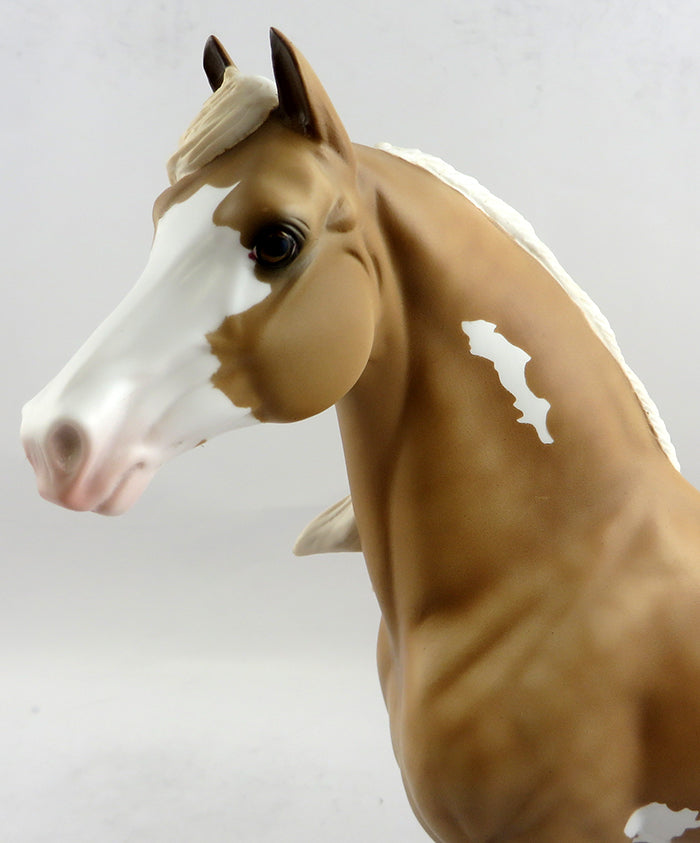 MILLENNIUM&#39;S MOJO-OOAK DAPPLE PALOMINO PAINT MORGAN MODEL HORSE 1/25