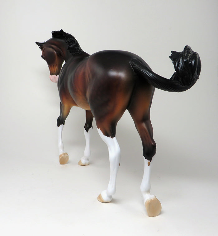 AMERICAN HERO - DAPPLE SEAL BAY PAINT THOROUGHBRED - LE4 - 11/6