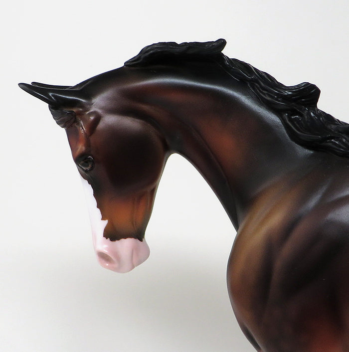 AMERICAN HERO - DAPPLE SEAL BAY PAINT THOROUGHBRED - LE4 - 11/6