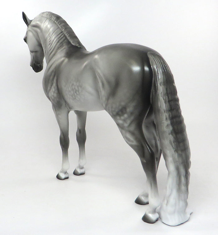 PARRANDO-OOAK FLEABIT DAPPLE GREY LONG MANE AND TAIL ANDALUSIAN MODEL HORSE 8/26