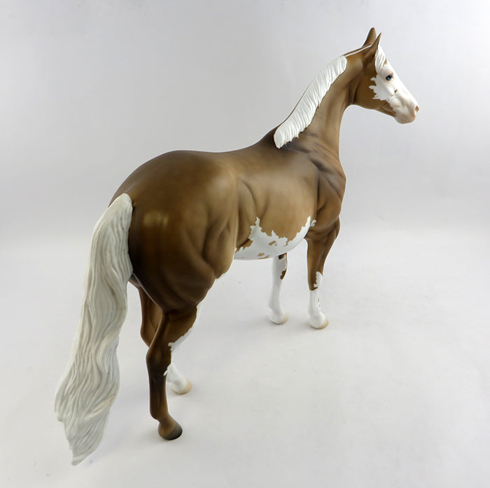 MODEL HORSE