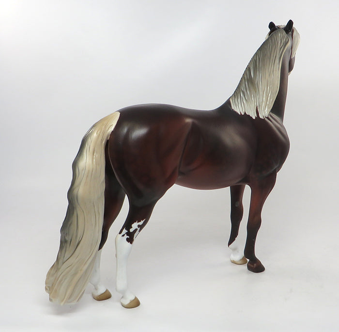 POSEY-OOAK SILVER BAY MORGAN MODEL HORSE 8/30
