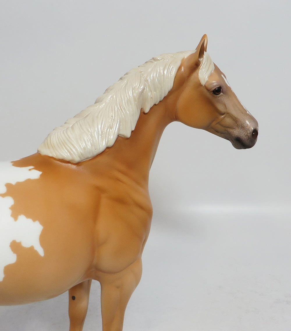 WHO KNEW-LE-3 PALOMINO APPALOOSA ISH MODEL HORSE SUPER BOWL SALE 2018