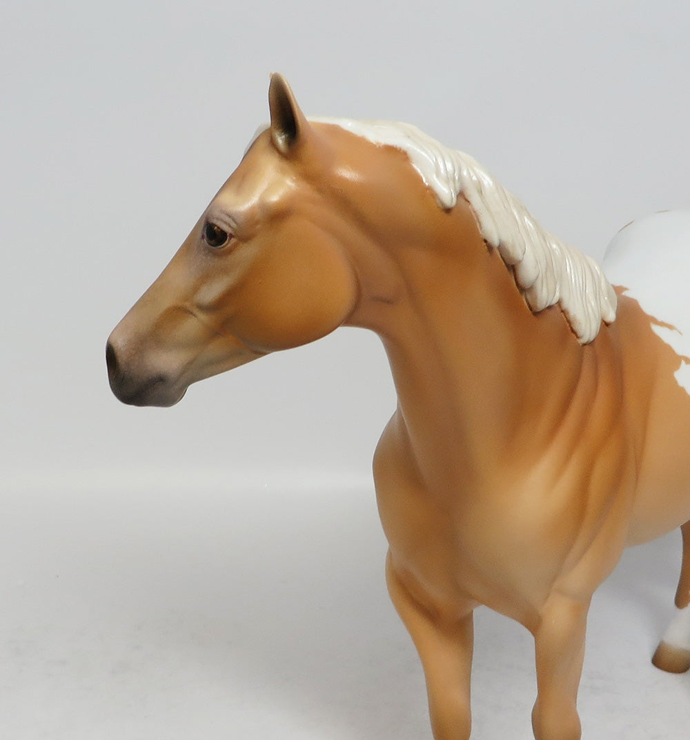 WHO KNEW-LE-3 PALOMINO APPALOOSA ISH MODEL HORSE SUPER BOWL SALE 2018