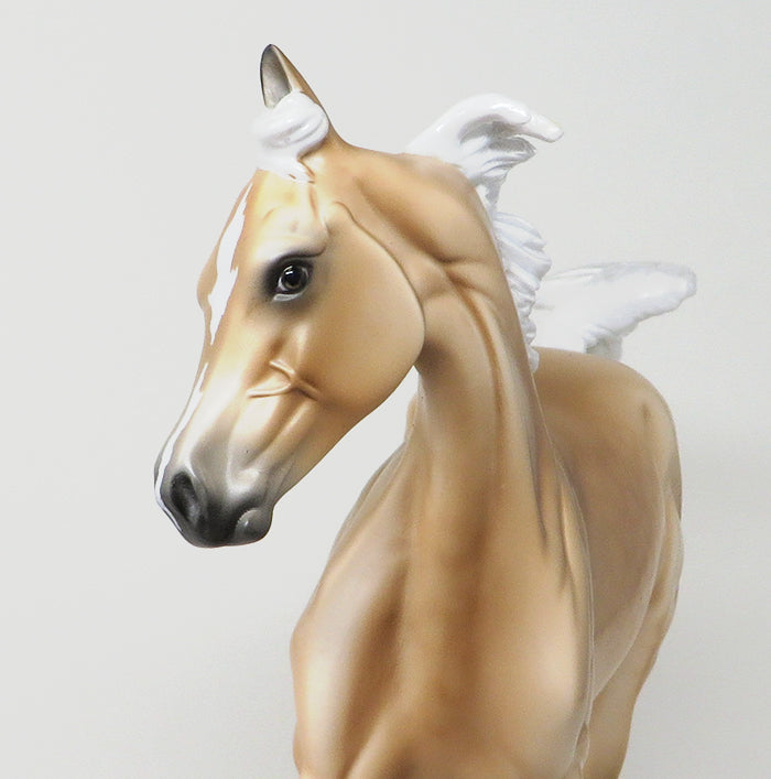 YESTERDAYS NEWS - OOAK DAPPLE PALOMINO MODEL HORSE YEARLING - 11/6