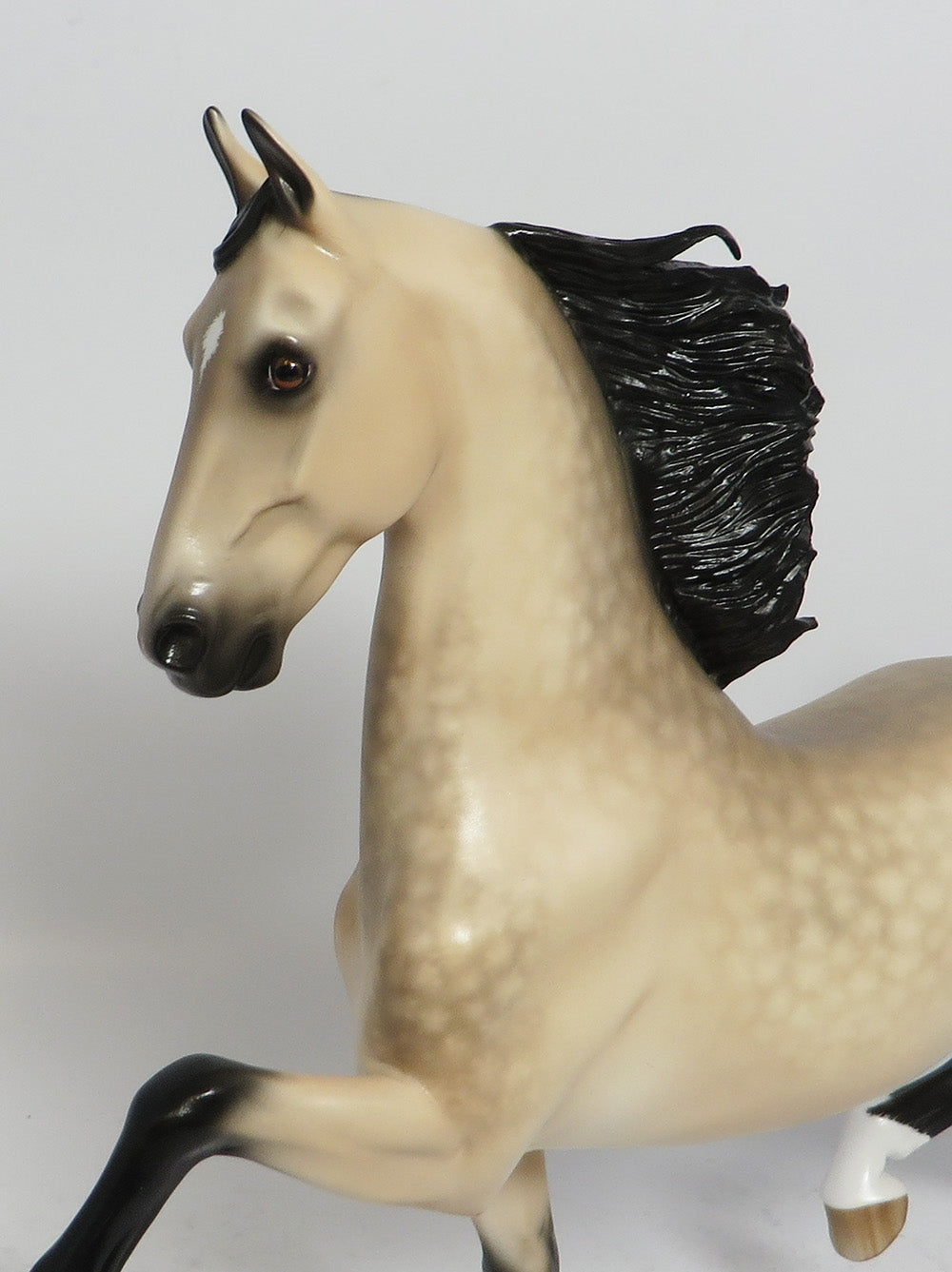 ROYALE WALTZ-OOAK PALE BUCKSKIN SADDLEBRED MODEL HORSE BY SHERYL LEISURE