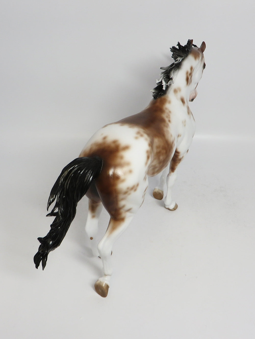 GREAT LESLIE-OOAK BAY SOBINO THOROUGHBRED MODEL HORSE BY SHERYL LEISURE