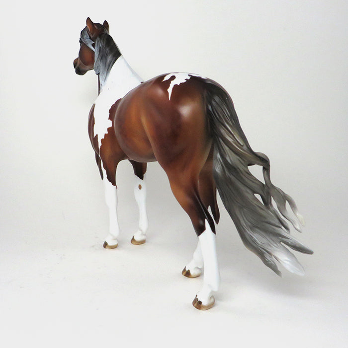 MODEL HORSE