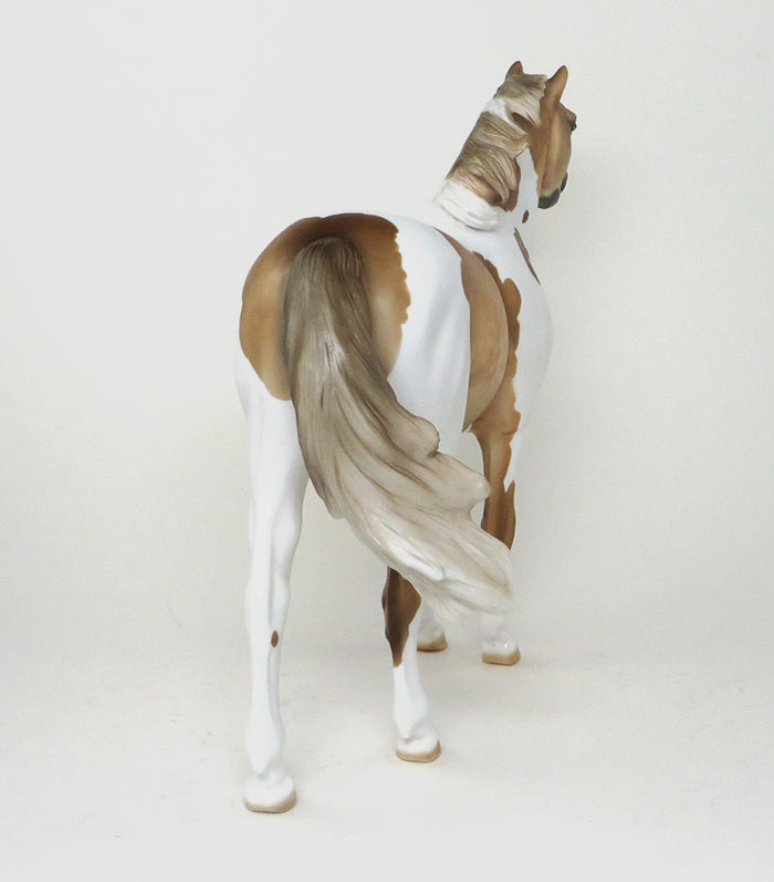 CHESTNUT TOBIANO MUSTANG