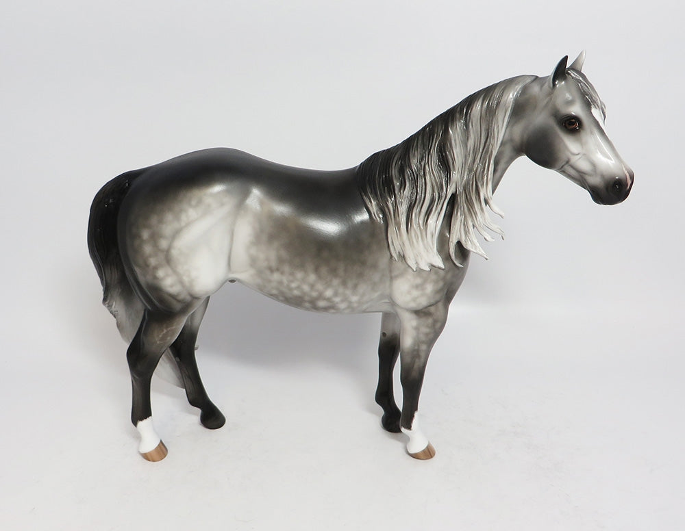 MAGUIRE-OOAK DAPPLE GREY ISH MODEL HORSE BY SHERYL LEISURE