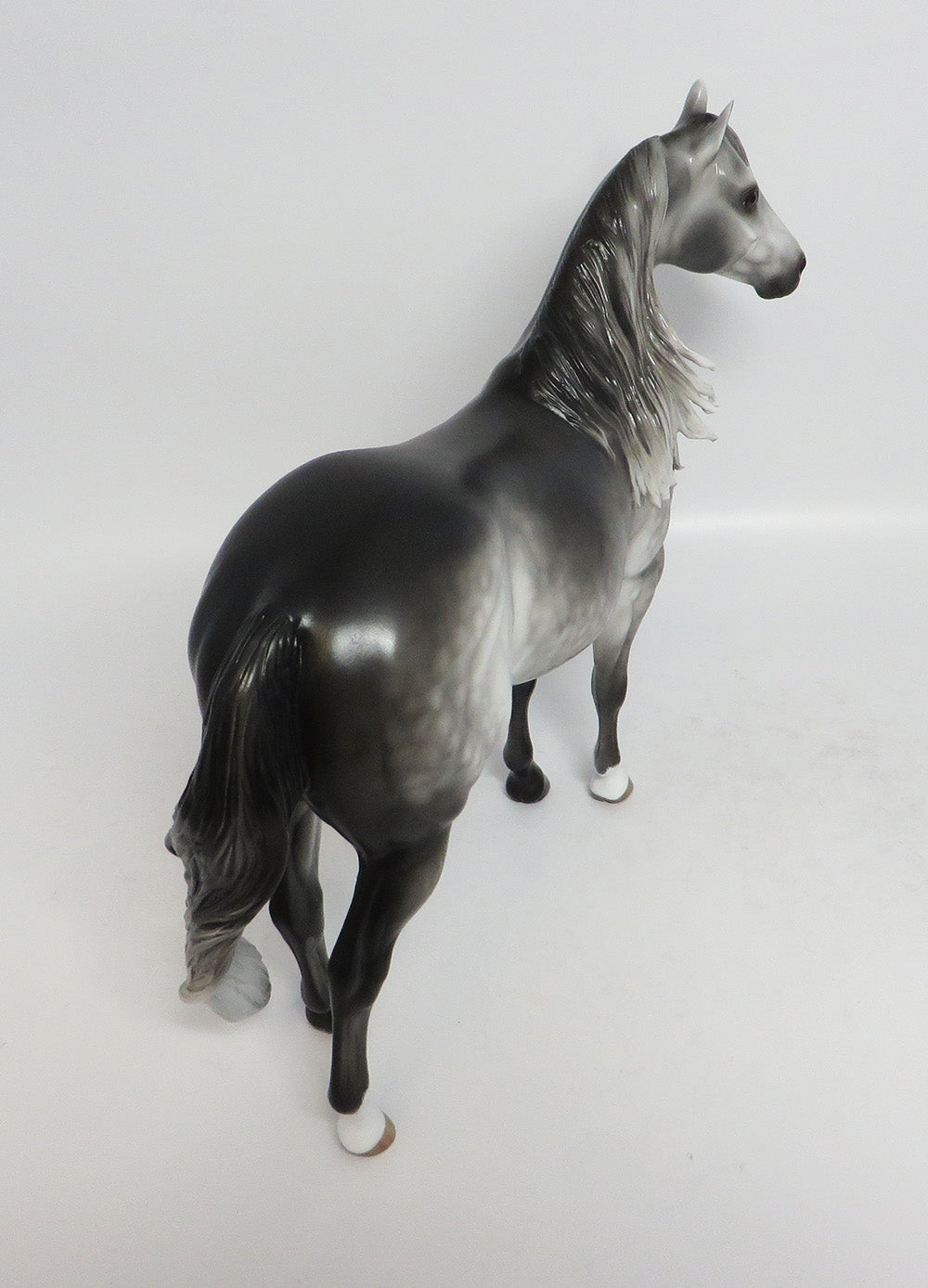 MAGUIRE-OOAK DAPPLE GREY ISH MODEL HORSE BY SHERYL LEISURE