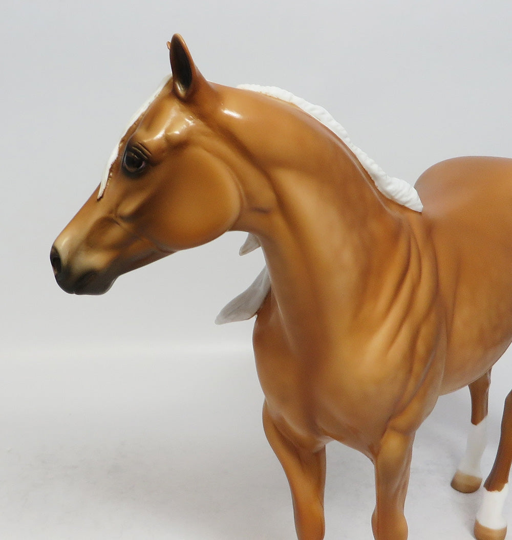 GOING FOR THE GOLD-LE-6 DAPPLE PALOMINO ISH MODEL HORSE SUPER BOWL SALE 2018