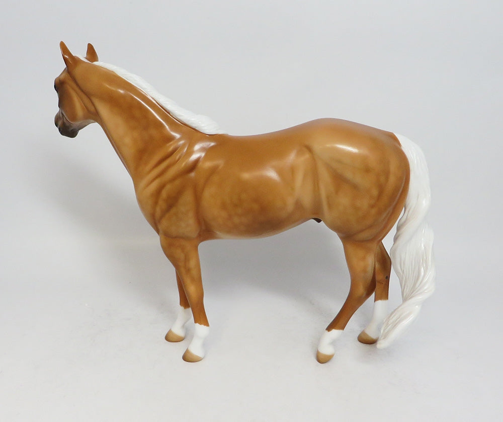 GOING FOR THE GOLD-LE-6 DAPPLE PALOMINO ISH MODEL HORSE SUPER BOWL SALE 2018