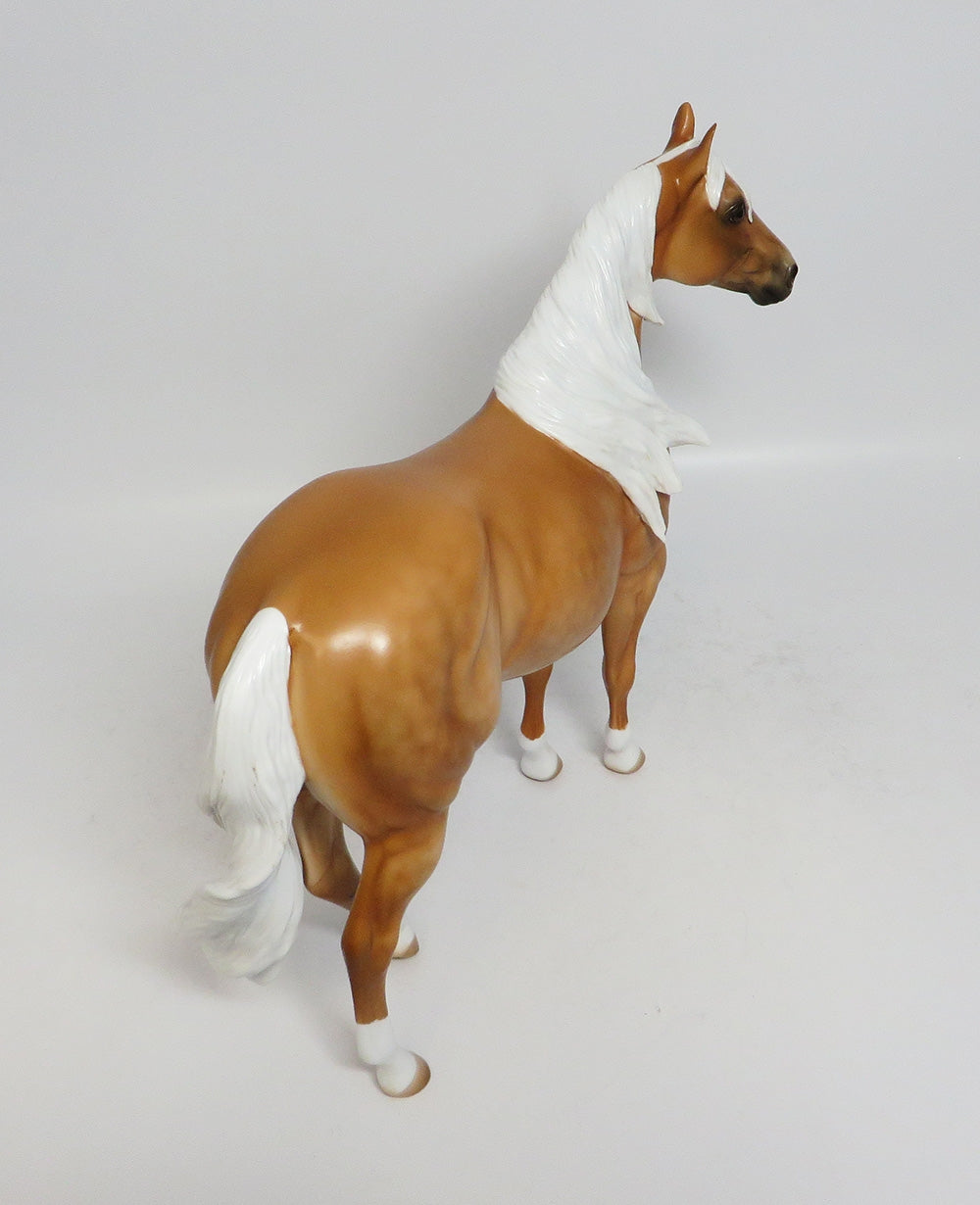 GOING FOR THE GOLD-LE-6 DAPPLE PALOMINO ISH MODEL HORSE SUPER BOWL SALE 2018