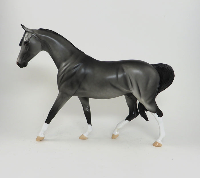 Model Horse - SKIP N TWIST