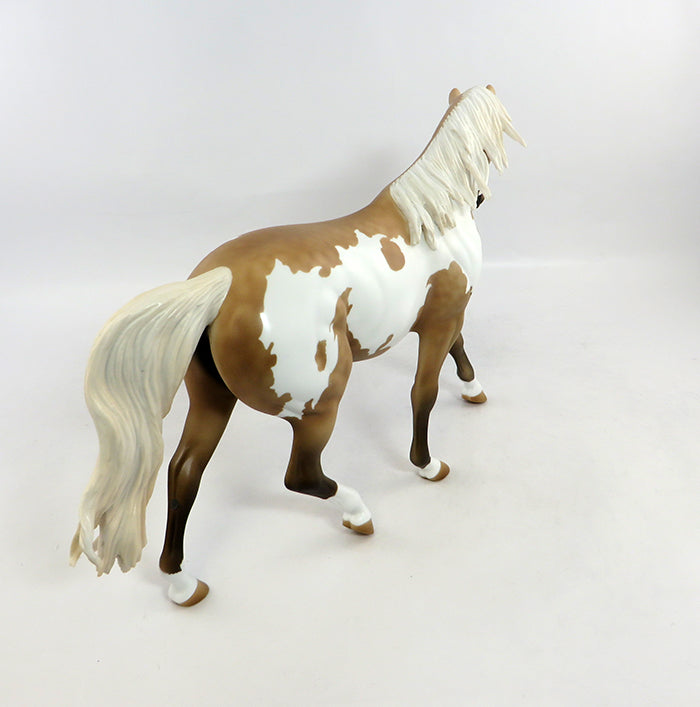 REED-OOAK PALOMINO PAINT PONY MODEL HORSE 1/27
