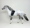 MUSTANG MODEL HORSE