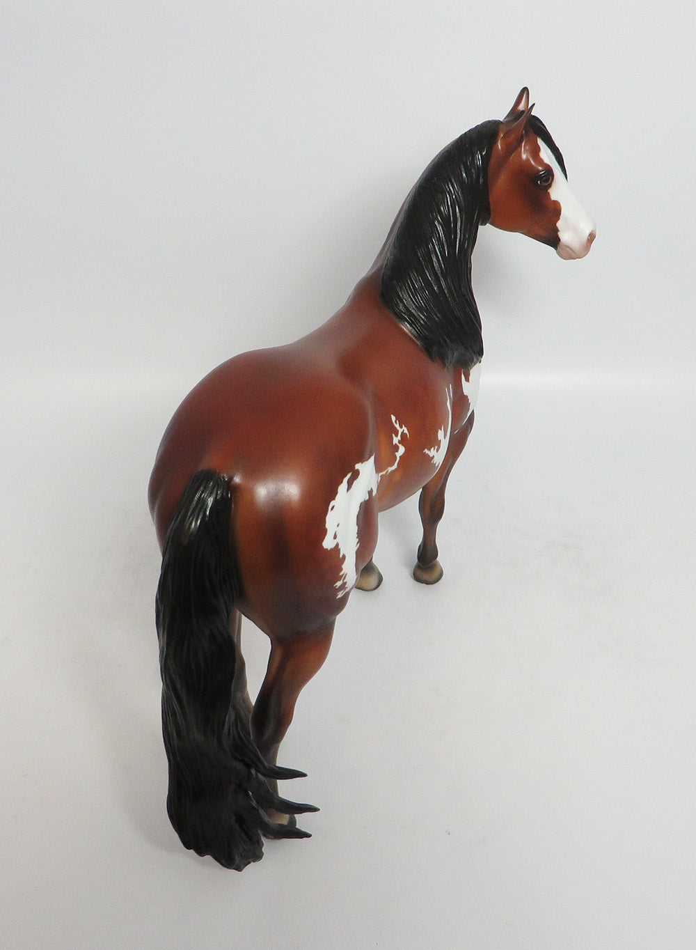 IT&#39;S IN THE JEANS-OOAK WILD BAY OVERO ISH BY JULIE KEIM MODEL HORSE 02/16/18