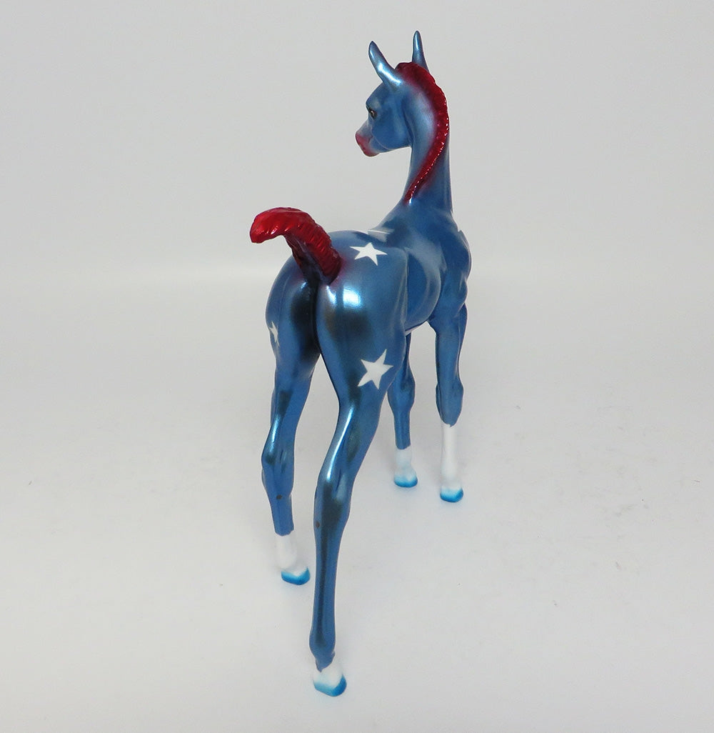 WONDER WOMAN-LE-6 HIGH SHEEN BLUE W/ STARS ARABIAN FOAL MODEL HORSE EQ 2017