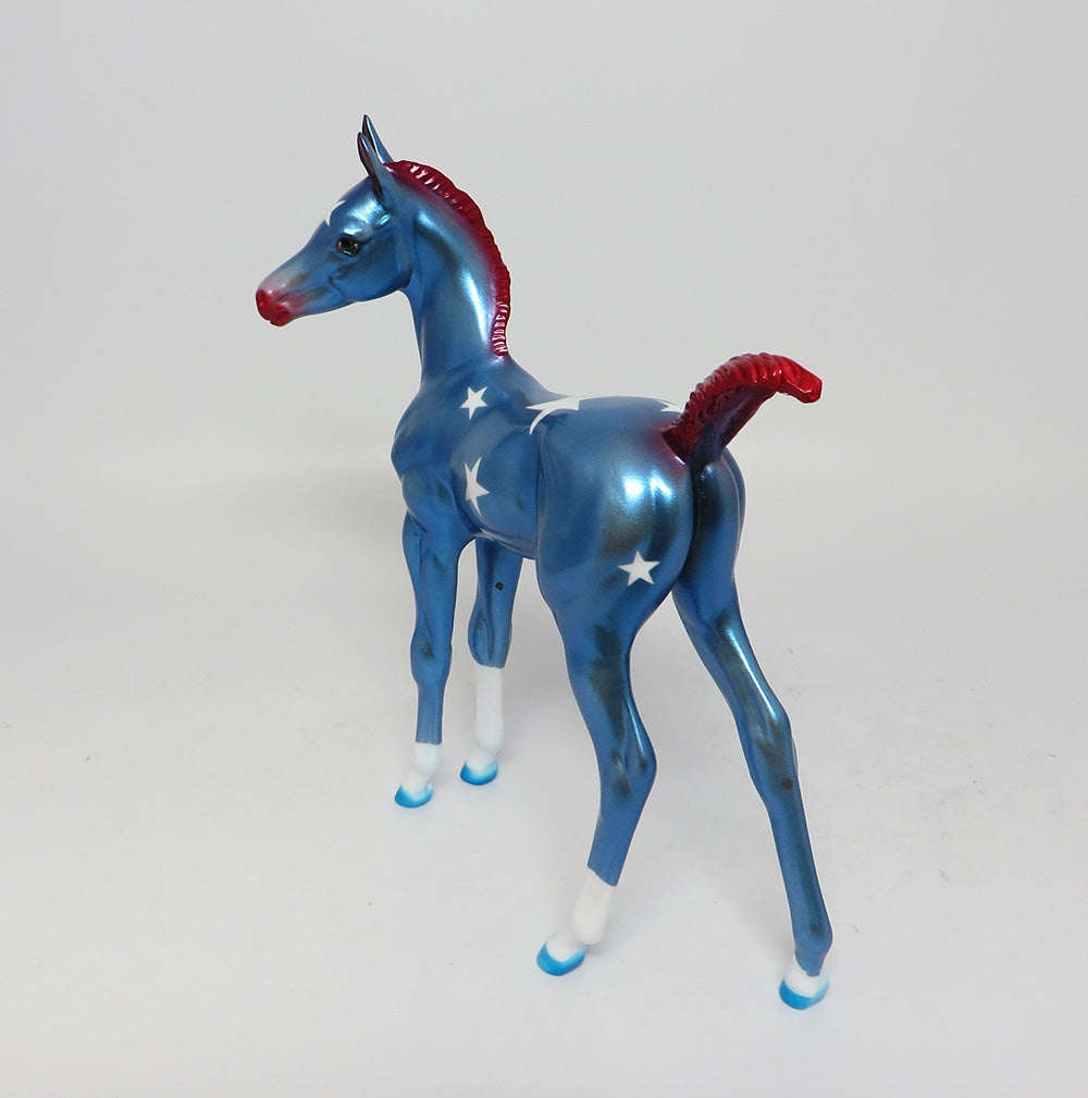 WONDER WOMAN-LE-6 HIGH SHEEN BLUE W/ STARS ARABIAN FOAL MODEL HORSE EQ 2017