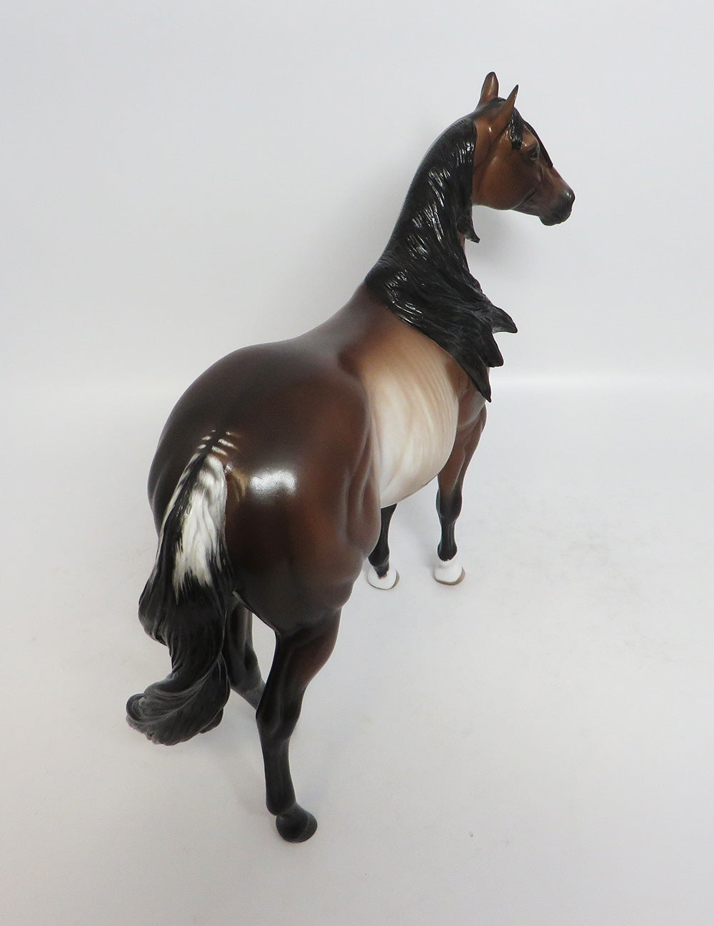 STRAIGHT FLUSH-OOAK BAY RABICANO COCKED LEG ISH BY SHERYL LEISURE 2/16/18