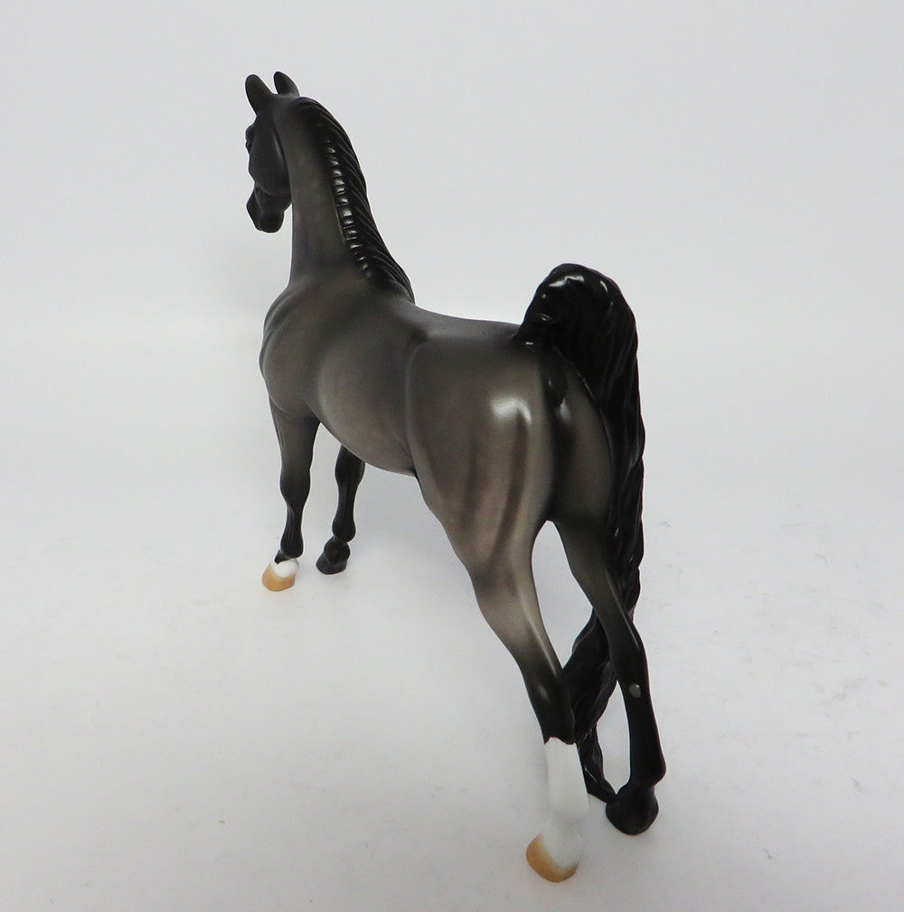 APPALACHIAN TRAIL-OOAK DAPPLED DARK GREY PEBBLES SADDLEBRED MODEL HORSE EQ 2017