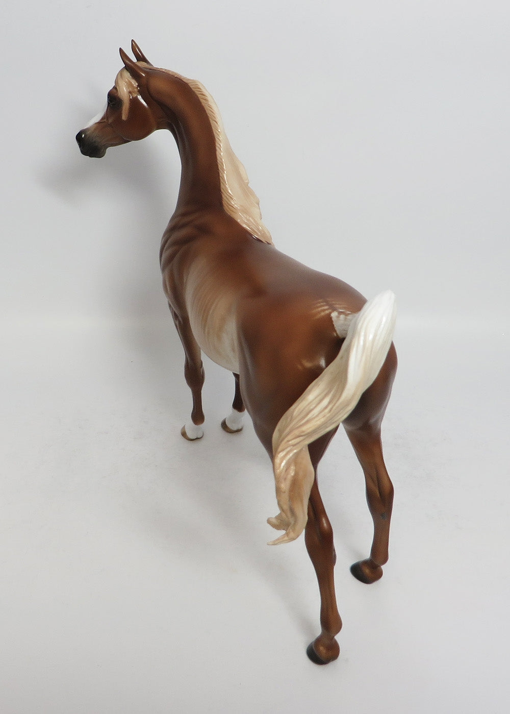 OXFORD CHARLIE-LIGHT SORREL RABICANO ARABIAN MODEL HORSE BY SHERYL LEISURE 2/16/18