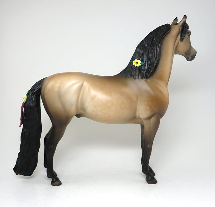 MODEL HORSE 