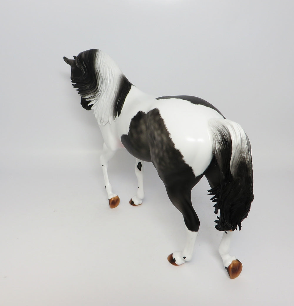 MIRACLE MILE-OOAK ETCHED DAPPLE GREY TOBIANO THOROUGHBRED MODEL HORSE EQ 2017