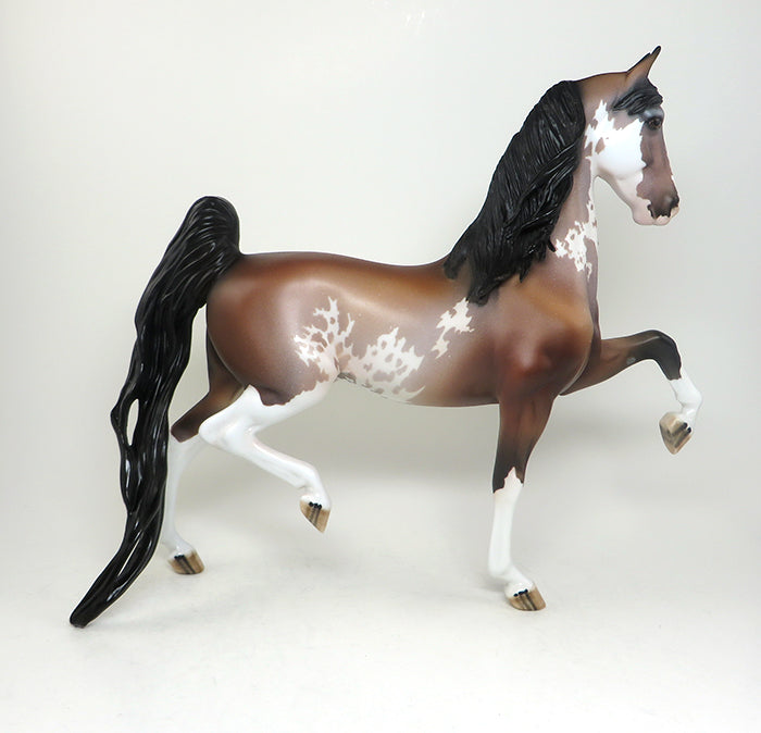 SADDLEBRED MODEL HORSE