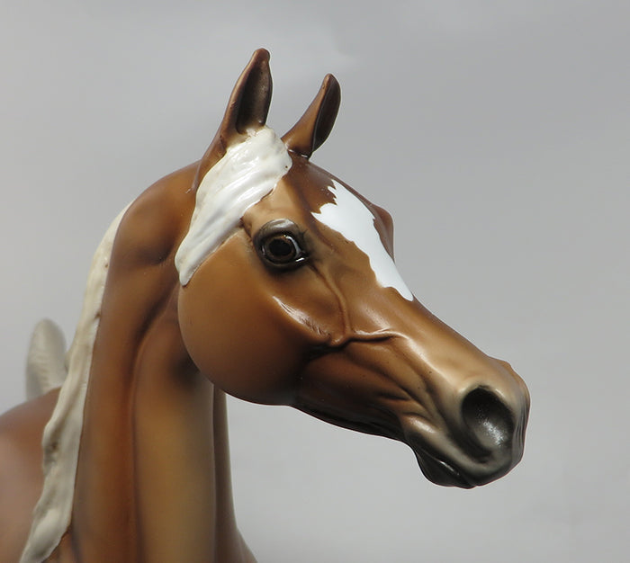 ABERNATHY-OAAK CHESTNUT ARABIAN MODEL HORSE 9/8