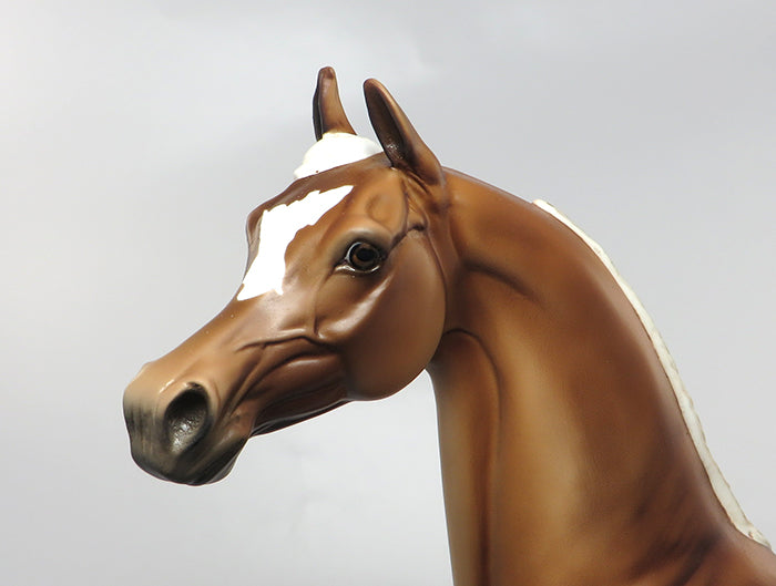 ABERNATHY-OAAK CHESTNUT ARABIAN MODEL HORSE 9/8