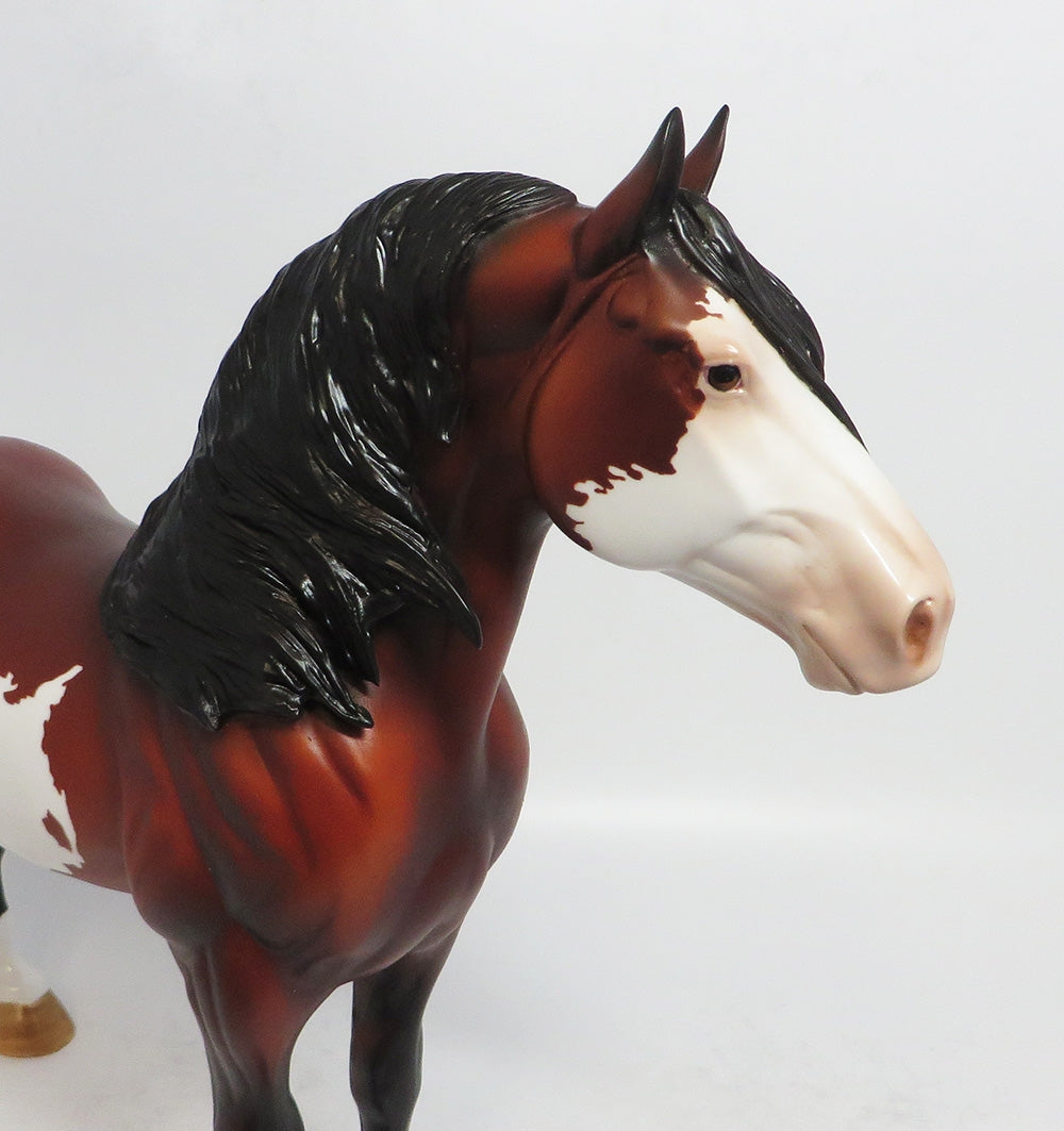 MALCOLM-OOAL BAY PAINT STANDING DRAFTER MIDWEST FAIR 2018