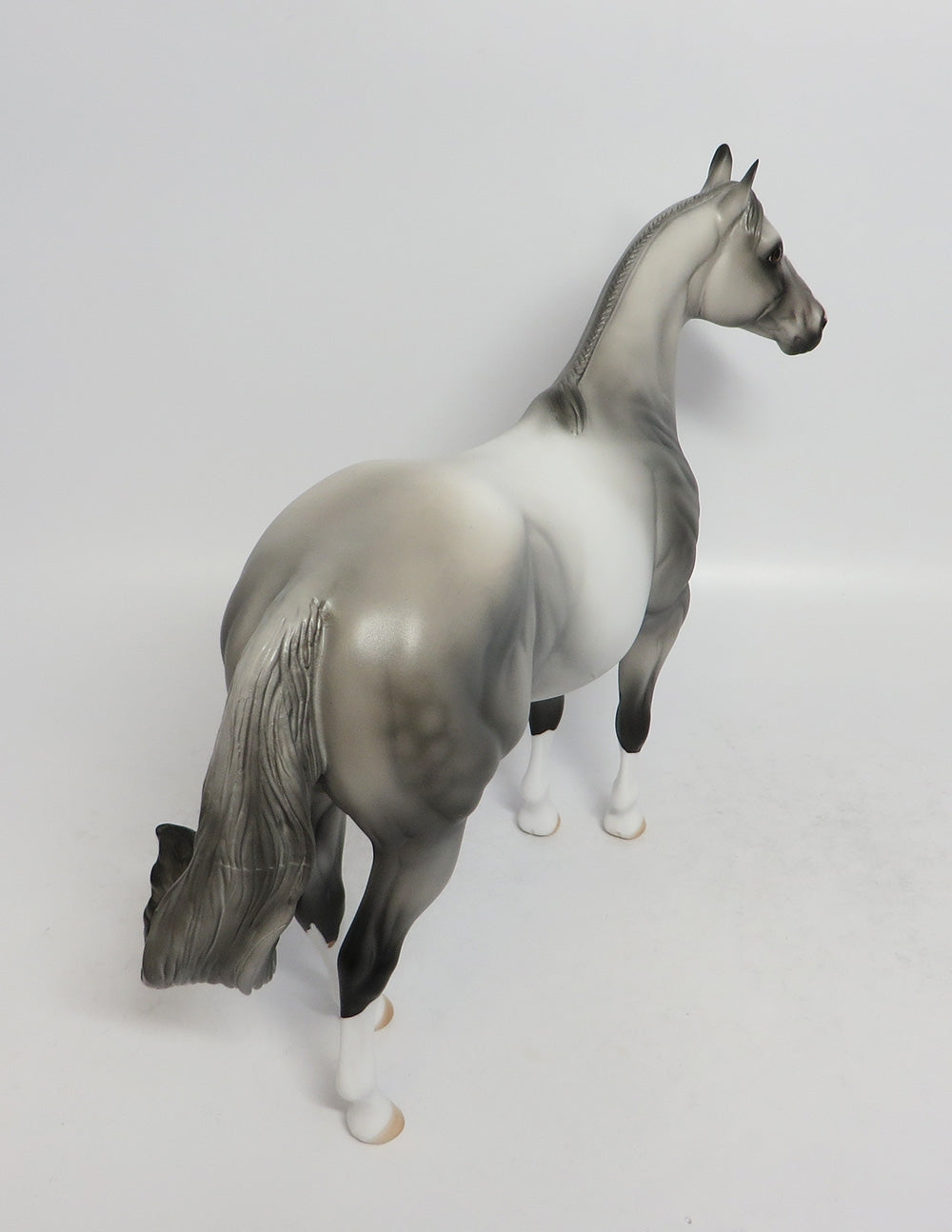 DORIAN GREY-OOAK GREY ISH MODEL HORSE MIDWEST FAIR 2018