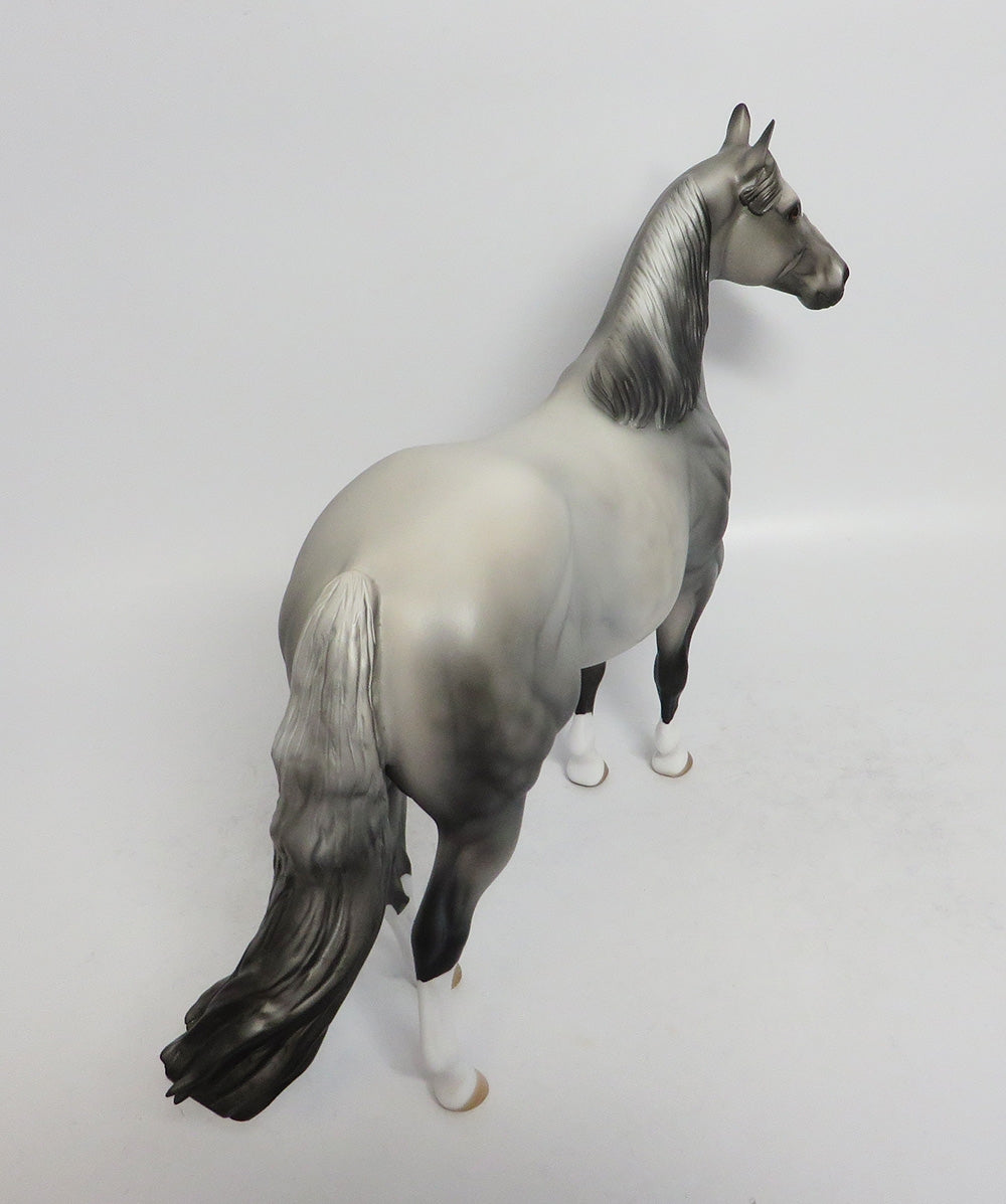 MISTY NIGHT-OOAK GREY ISH MODEL HORSE MIDWEST FAIR 2018