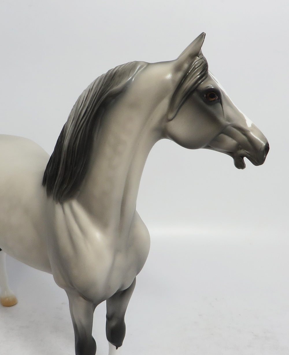 GETTIN&#39; LIPPY-OOAK GREY MORDAN MODEL HORSE MIDWEST FAIR 2018