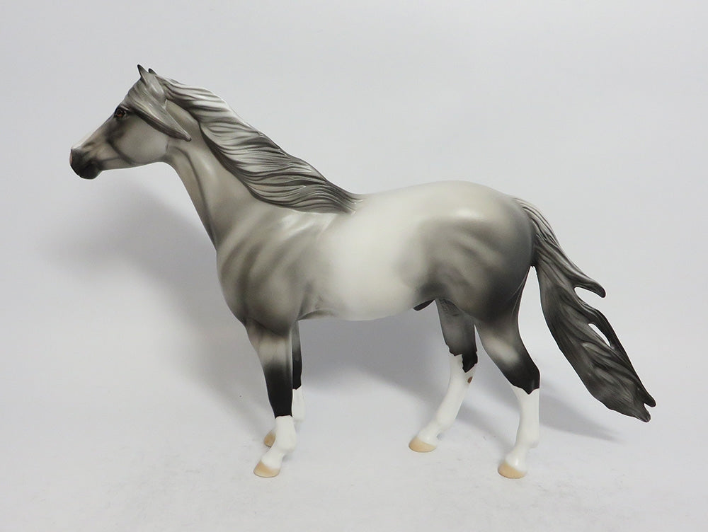 ASH-OOAK GREY MUSTANG MODEL HORSE MIDWEST FAIR