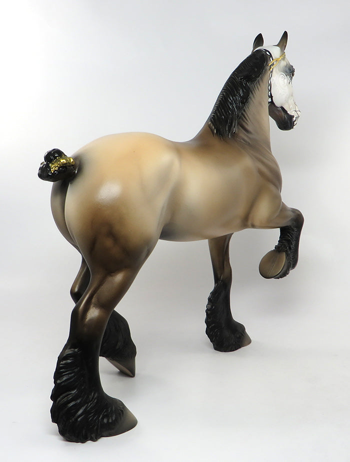 CHICA ARANA-OOAK BUCKSKIN TROTTING DRAFTER SUGAR SKULL MODEL HORSE 9/9